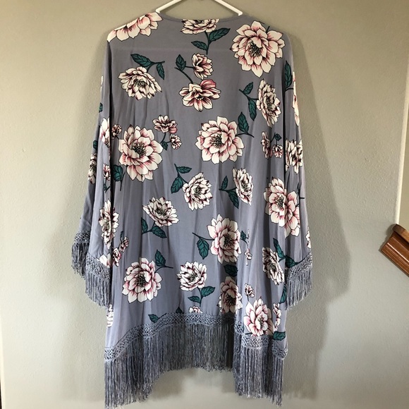 Women’s Flower Kimono - Picture 4 of 6